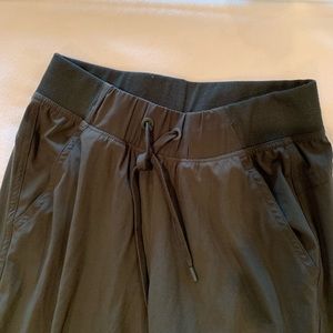Shin length workout pants